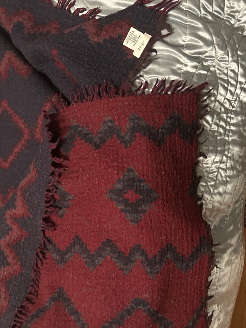 Aritzia blanket scarf Burgundy Southwestern Pattern